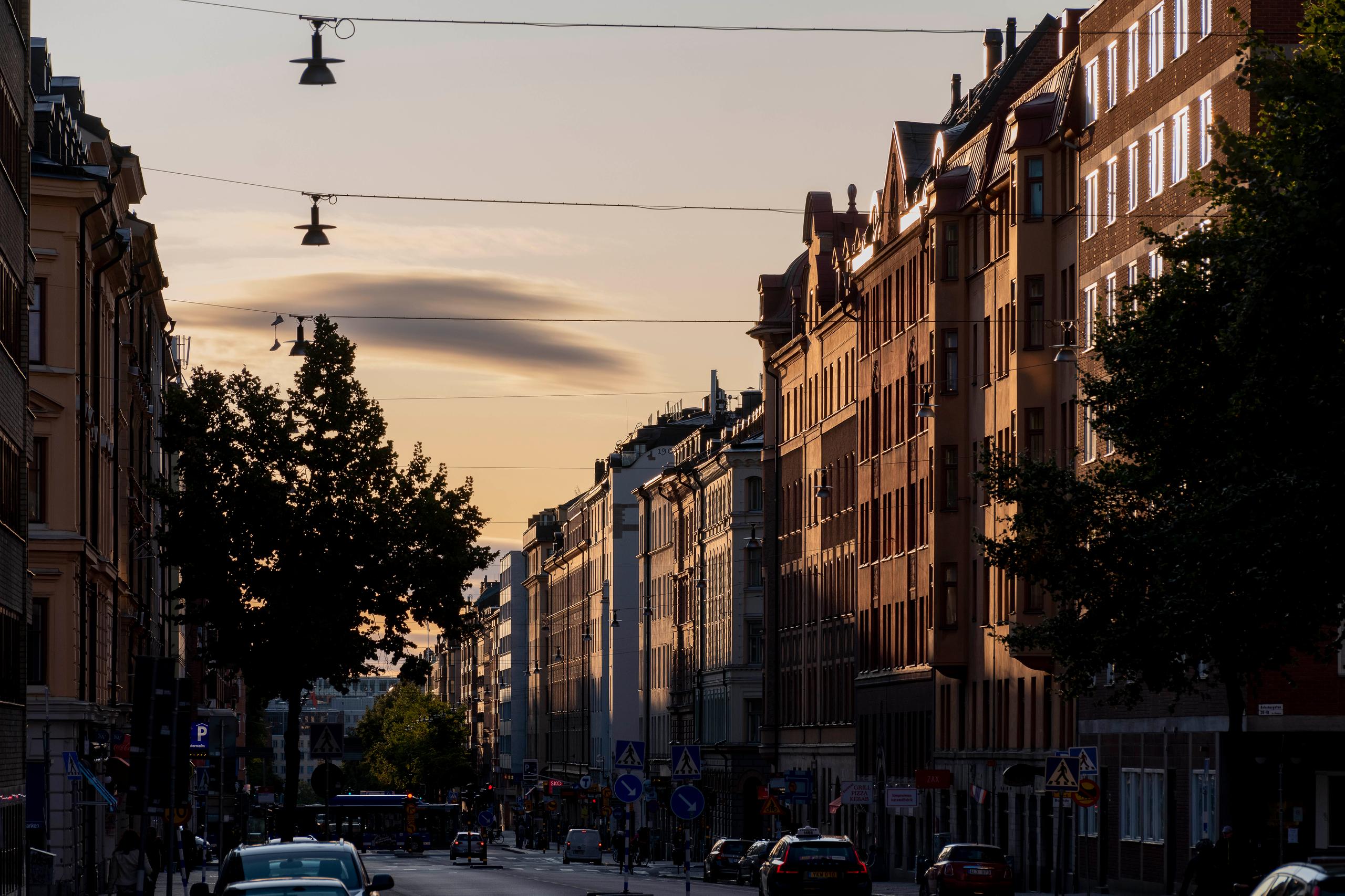 Fleminggatan i kvällsljus.